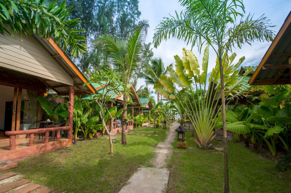 Mali Resort Pattaya Beach Koh Lipe Dış mekan fotoğraf
